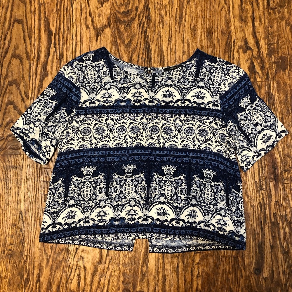 Blue and White Patterned Top